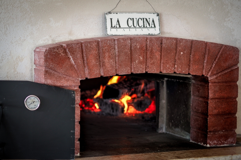 pizzeria-TRIGANCE-min_pizza-oven-1344719